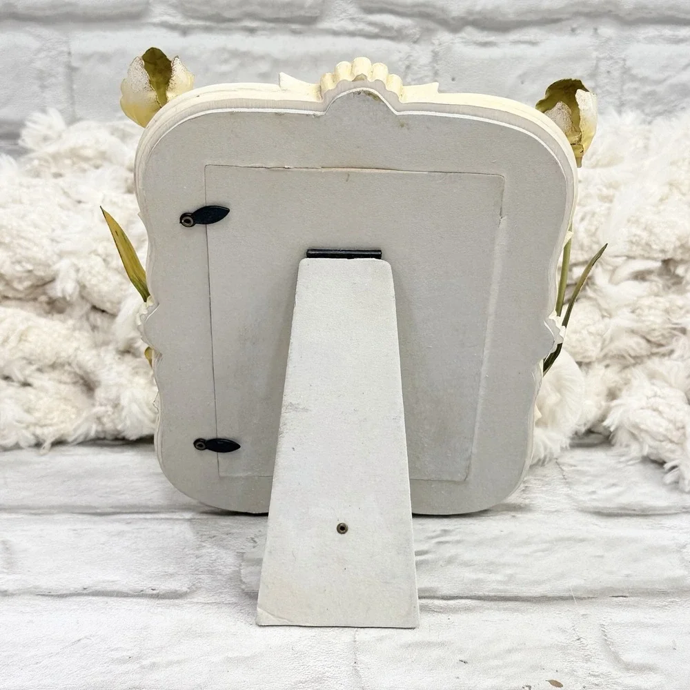 Vtg 3D Ceramic Resin & Metal Tulip Garden Themed Picture Frame Yellow Floral 4x6
